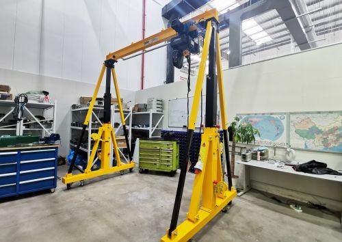 絞盤(pán)升降移動(dòng)龍門吊